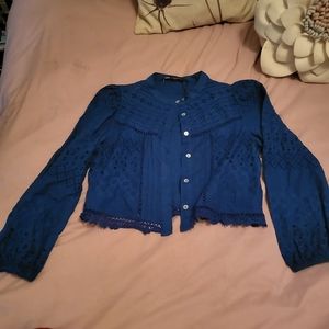 Zara sz small blue cropped long sleeve crochet top